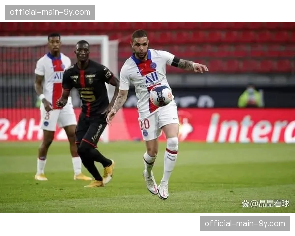 雷恩发布对阵巴黎圣日耳曼的赛前伤病报告,两名主力后卫缺席 雷恩发布对阵巴黎圣日耳曼的赛前伤病报告,两名主力后卫缺席