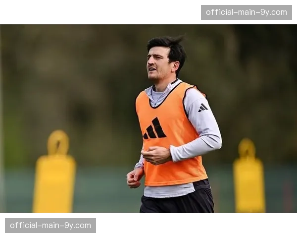 曼联后卫约罗有望周末复出，马奎尔同时解禁回归